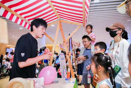 “医”启阅读  童“护”成长  首儿所联合首图举办健康科普嘉年华 (1)1308.png