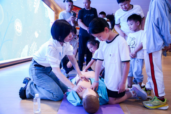 “医”启阅读  童“护”成长  首儿所联合首图举办健康科普嘉年华 (1)1310.png